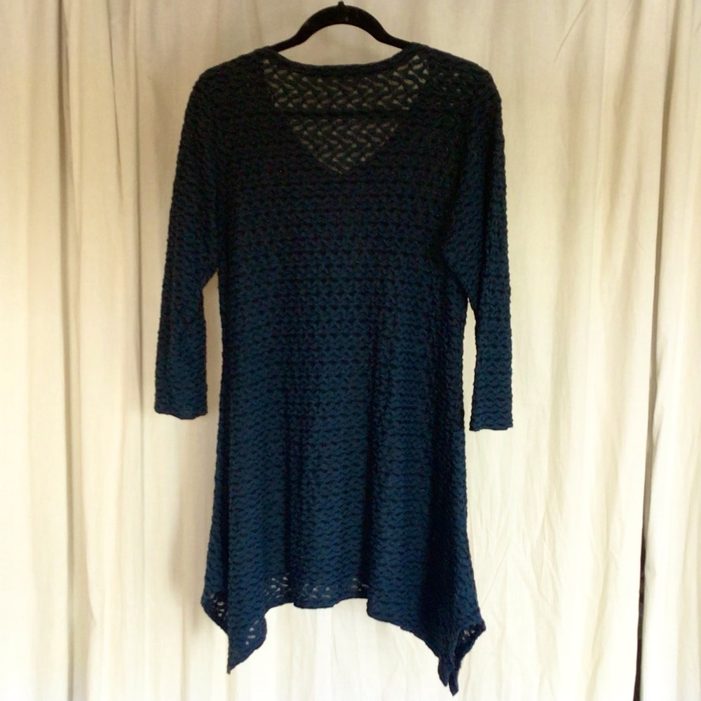 Cut Loose Textured Blue Tunic - Picture 2 of 3